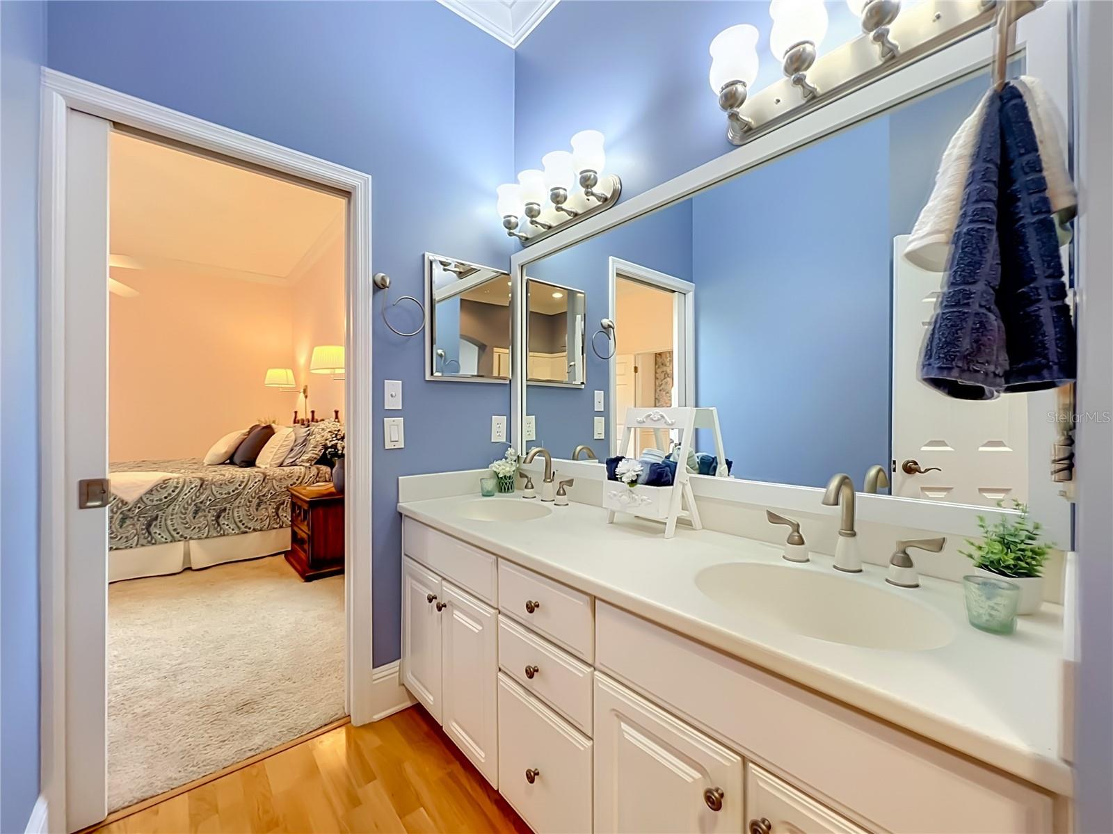 PRIMARY ENSUITE W DOUBLE SINK VANITY