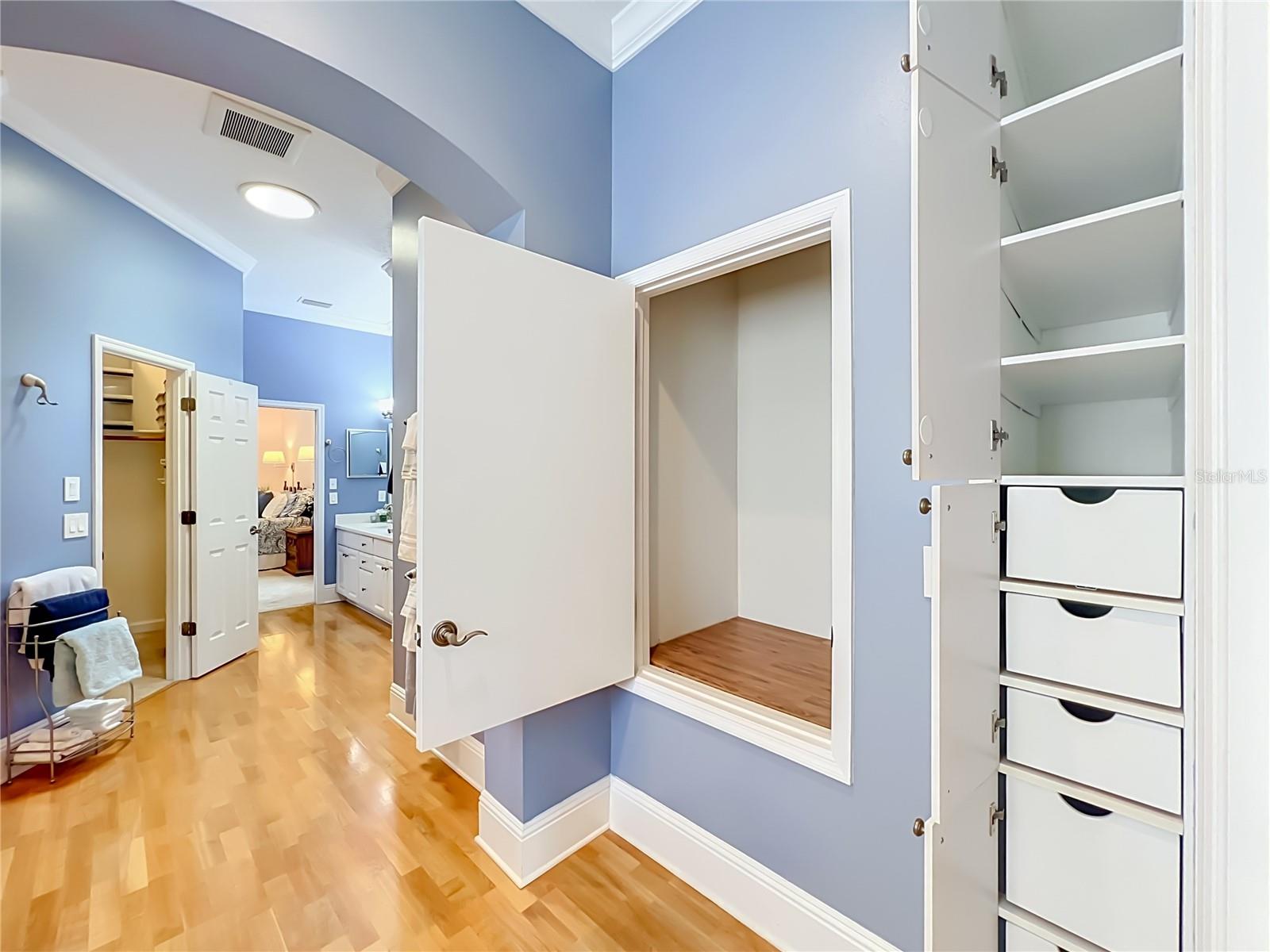 PRIMARY AMAZING STORAGE