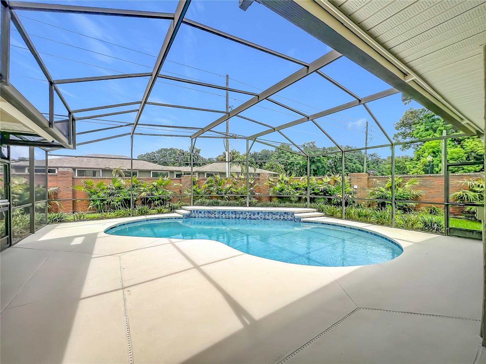 BEAUTIFUL SCREENED POOL AND LANAI