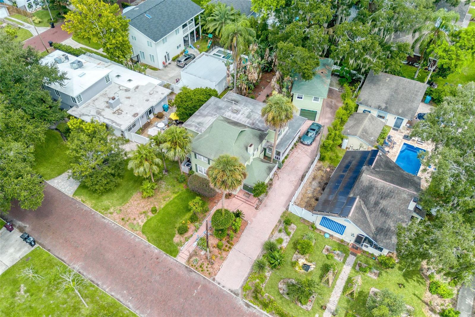813 GREENWOOD STREET, Orlando, FL 32801