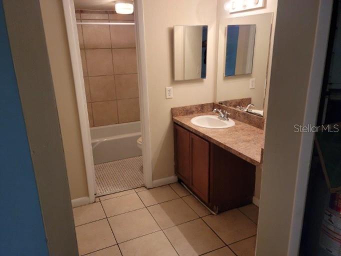4322 LAKEWAY DRIVE, #13F, Orlando, FL 32839