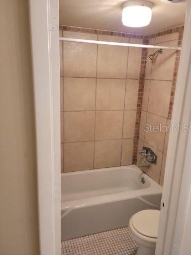 4322 LAKEWAY DRIVE, #13F, Orlando, FL 32839