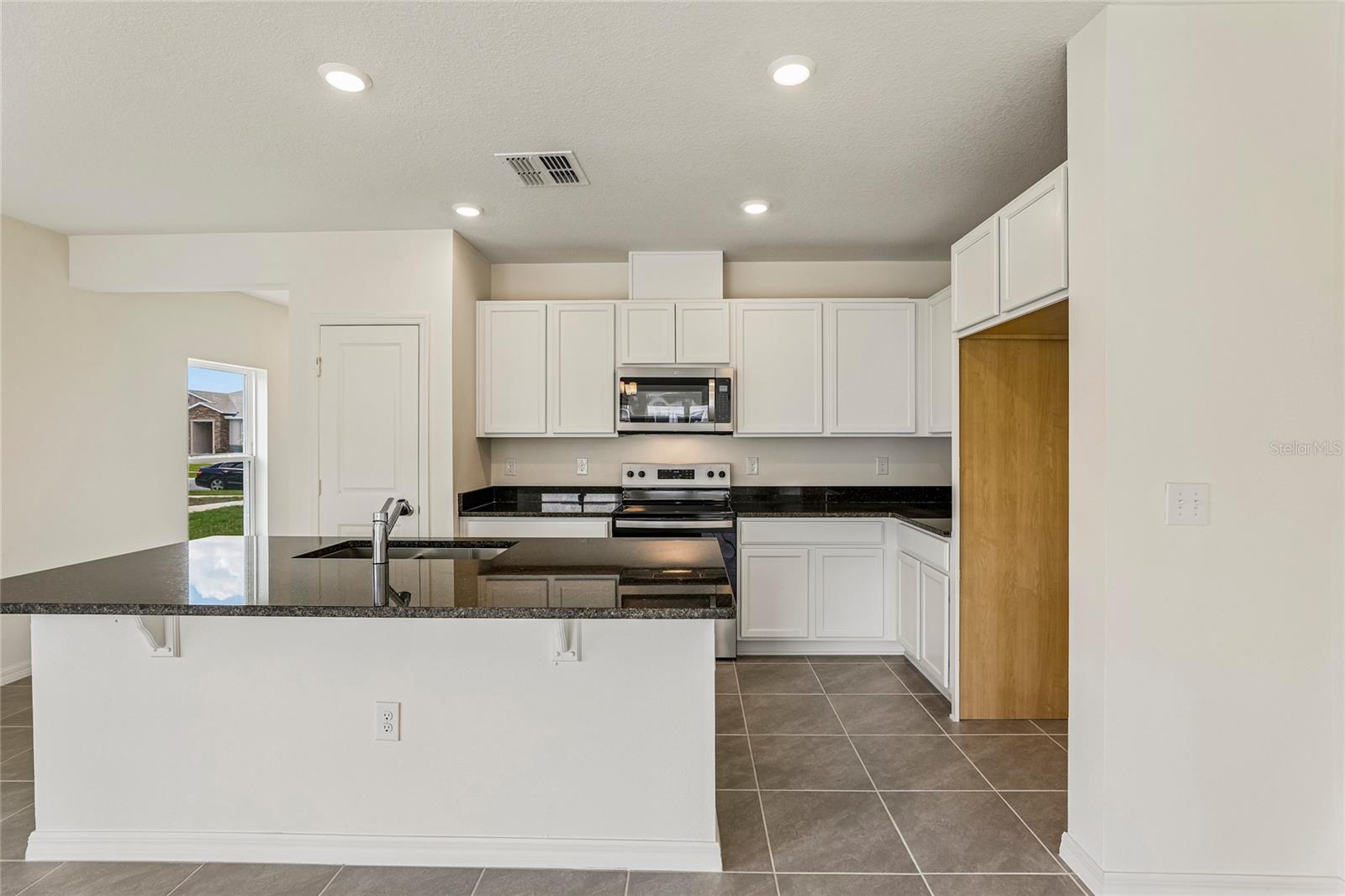 679 MEADOWS EDGE PLACE, Lake Wales, FL 33859