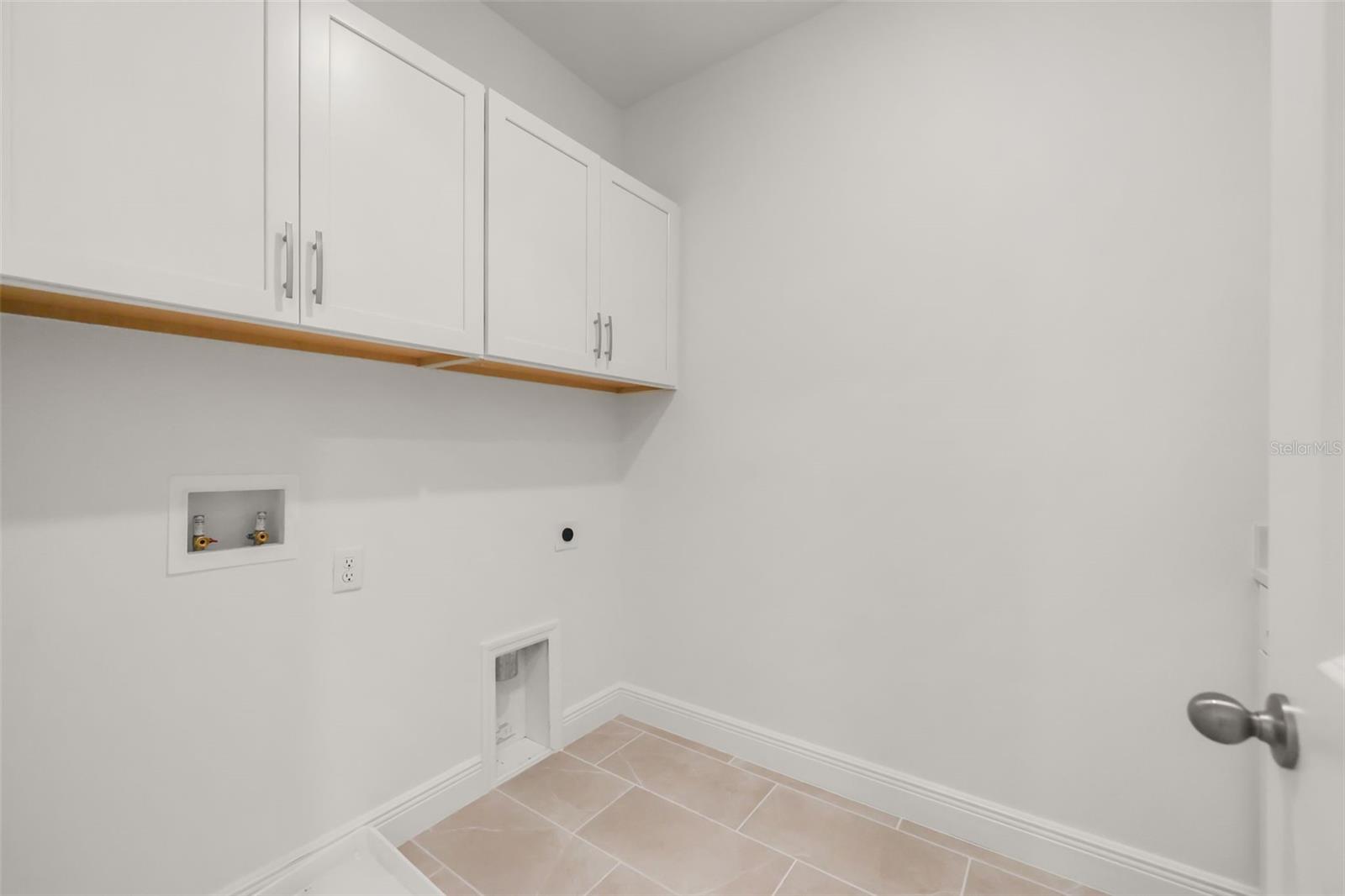 2nd floor laundry room