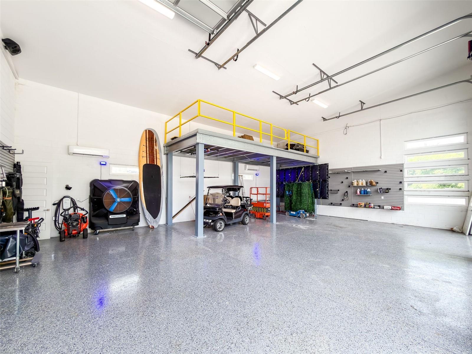 8922 UNIVERSITY BOULEVARD, Orlando, FL 32817