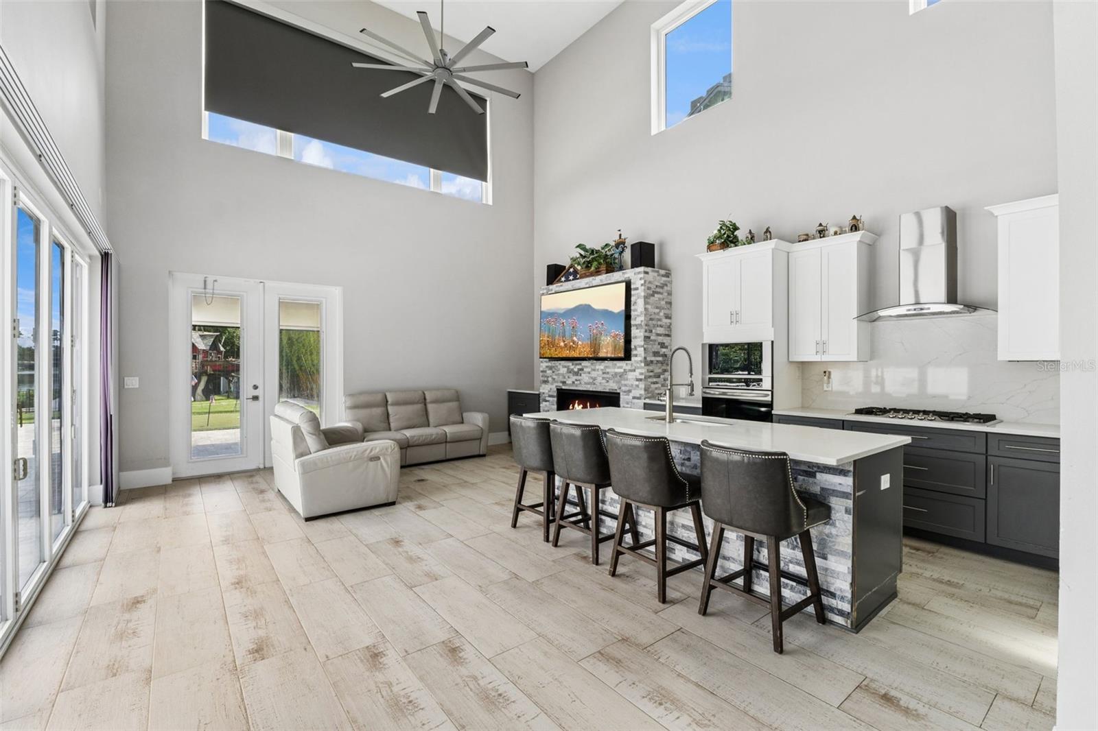 8922 UNIVERSITY BOULEVARD, Orlando, FL 32817