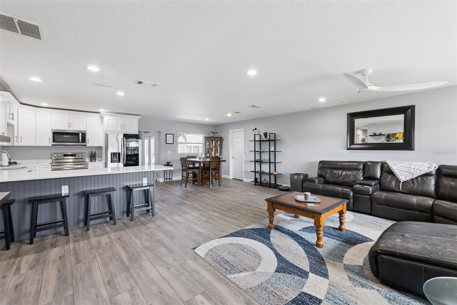 27821 LOIS DRIVE, Tavares, FL 32778 27821 LOIS DRIVE, Tavares, FL 32778