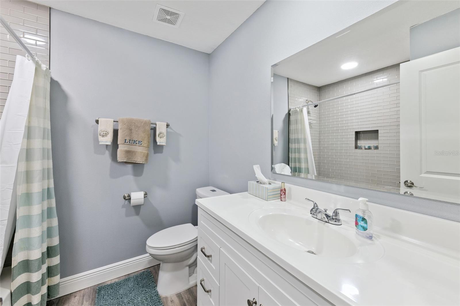 27821 LOIS DRIVE, Tavares, FL 32778