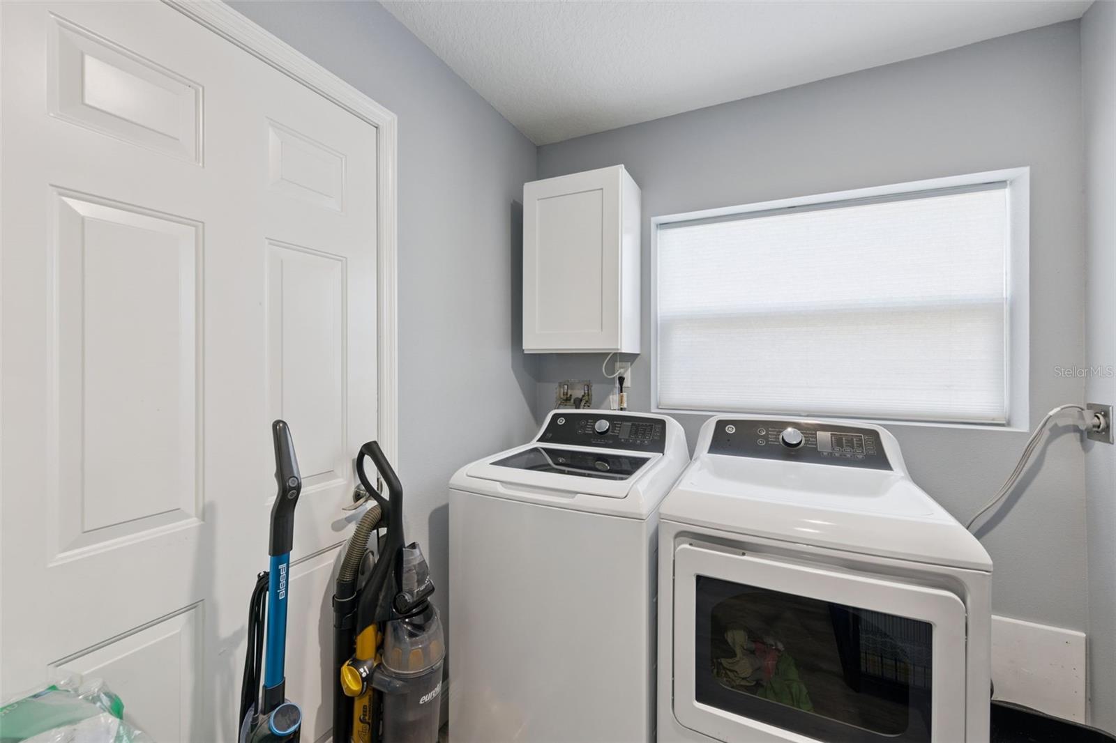 27821 LOIS DRIVE, Tavares, FL 32778