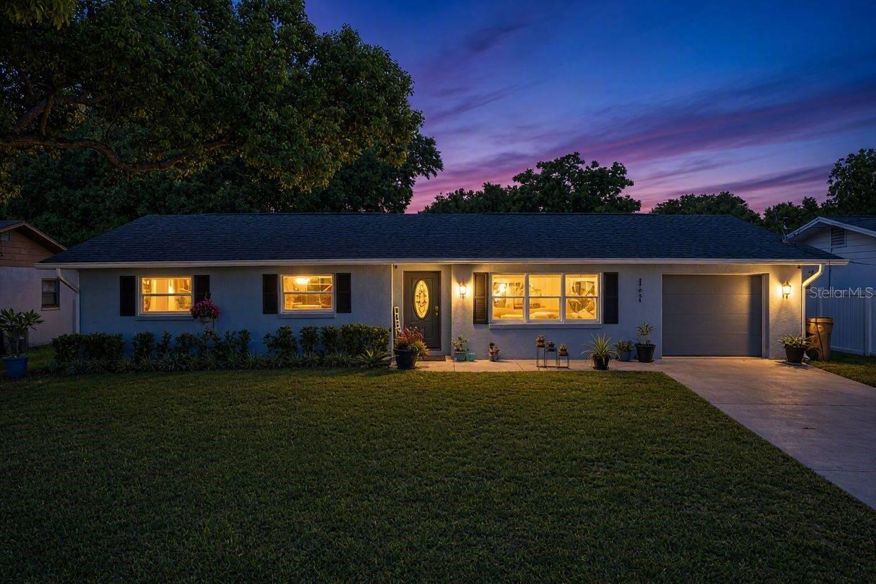 27821 LOIS DRIVE, Tavares, FL 32778 27821 LOIS DRIVE, Tavares, FL 32778
