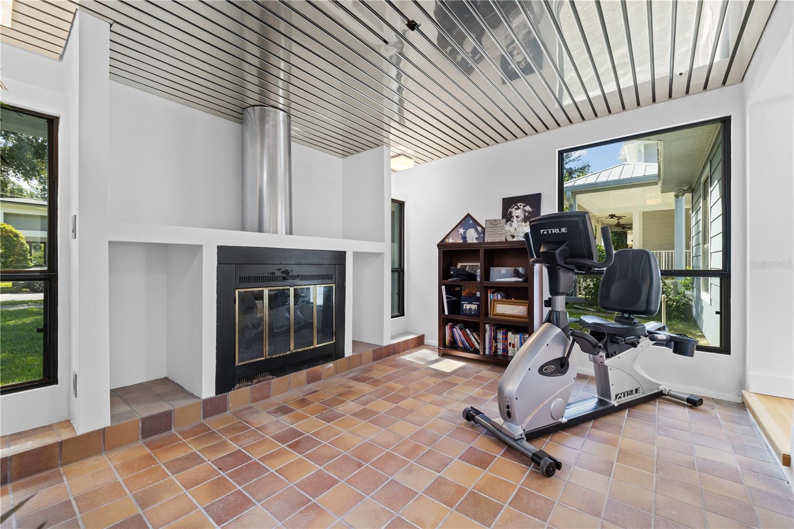 932 N HYER AVENUE, Orlando, FL 32803