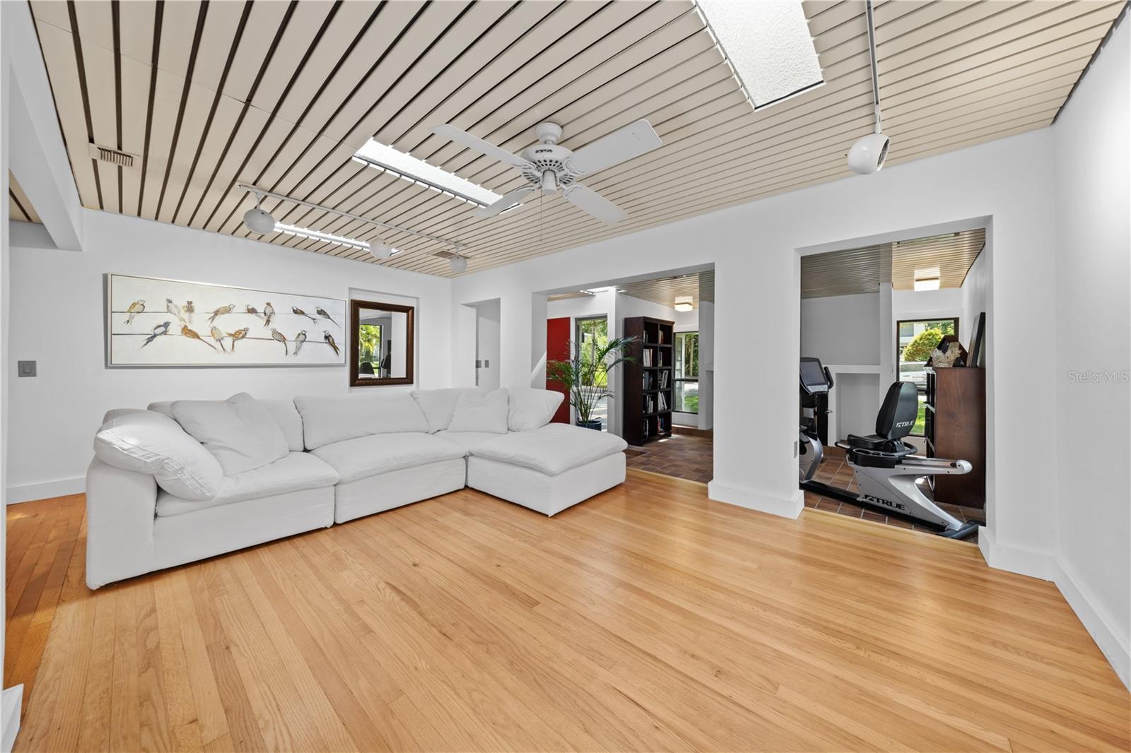 932 N HYER AVENUE, Orlando, FL 32803