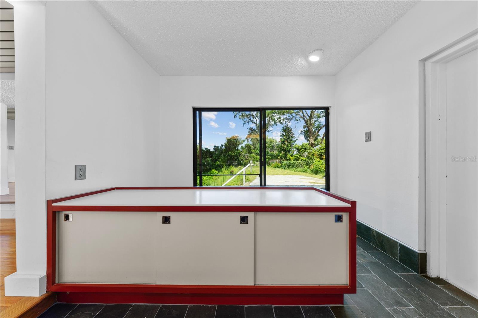 932 N HYER AVENUE, Orlando, FL 32803