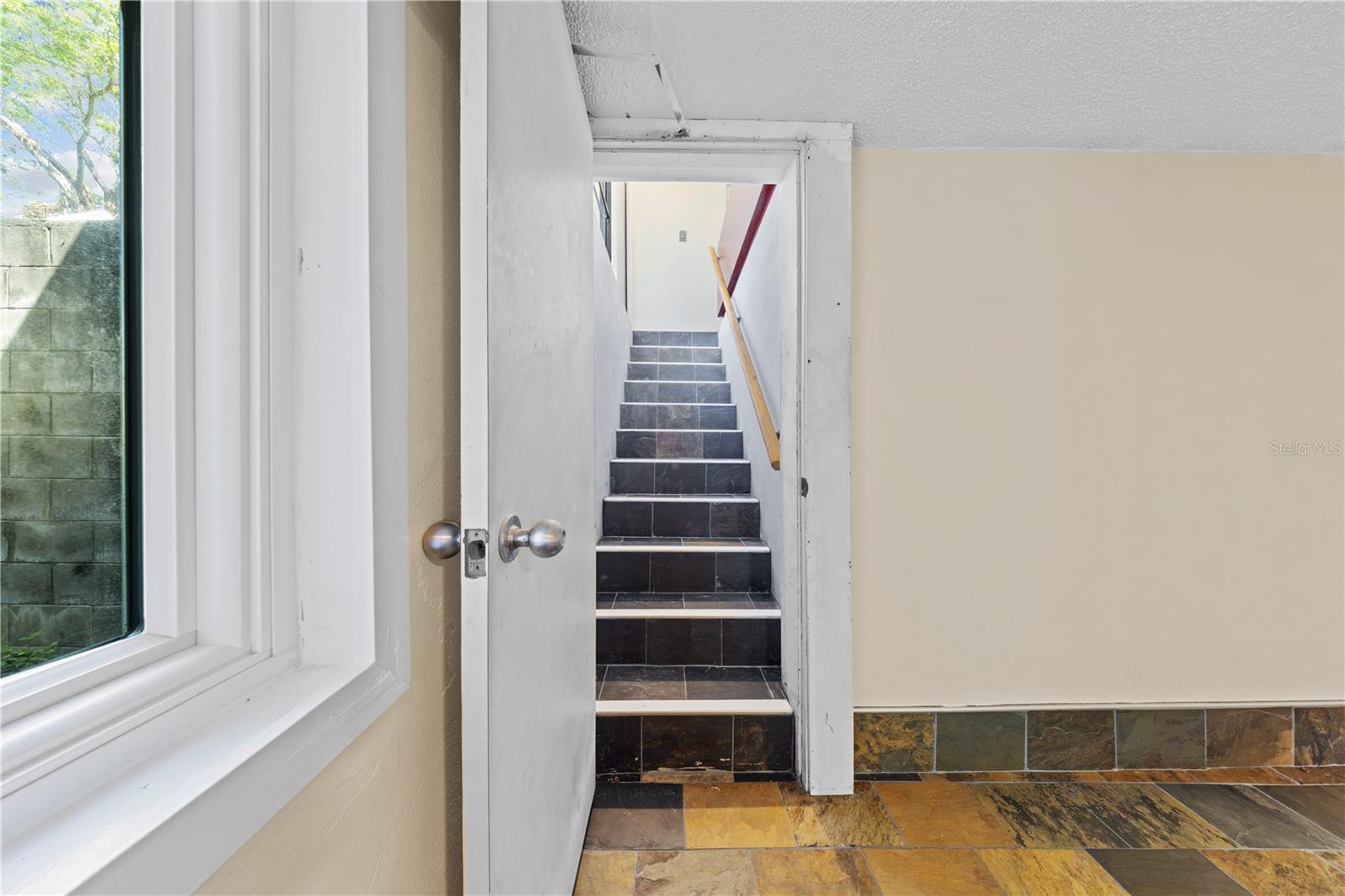 932 N HYER AVENUE, Orlando, FL 32803