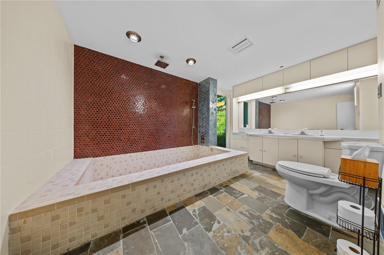 932 N HYER AVENUE, Orlando, FL 32803