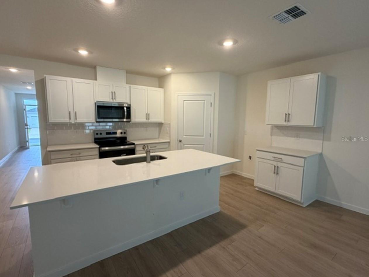 4907 MARSHELDER STREET, Apopka, FL 32712 4907 MARSHELDER STREET, Apopka, FL 32712