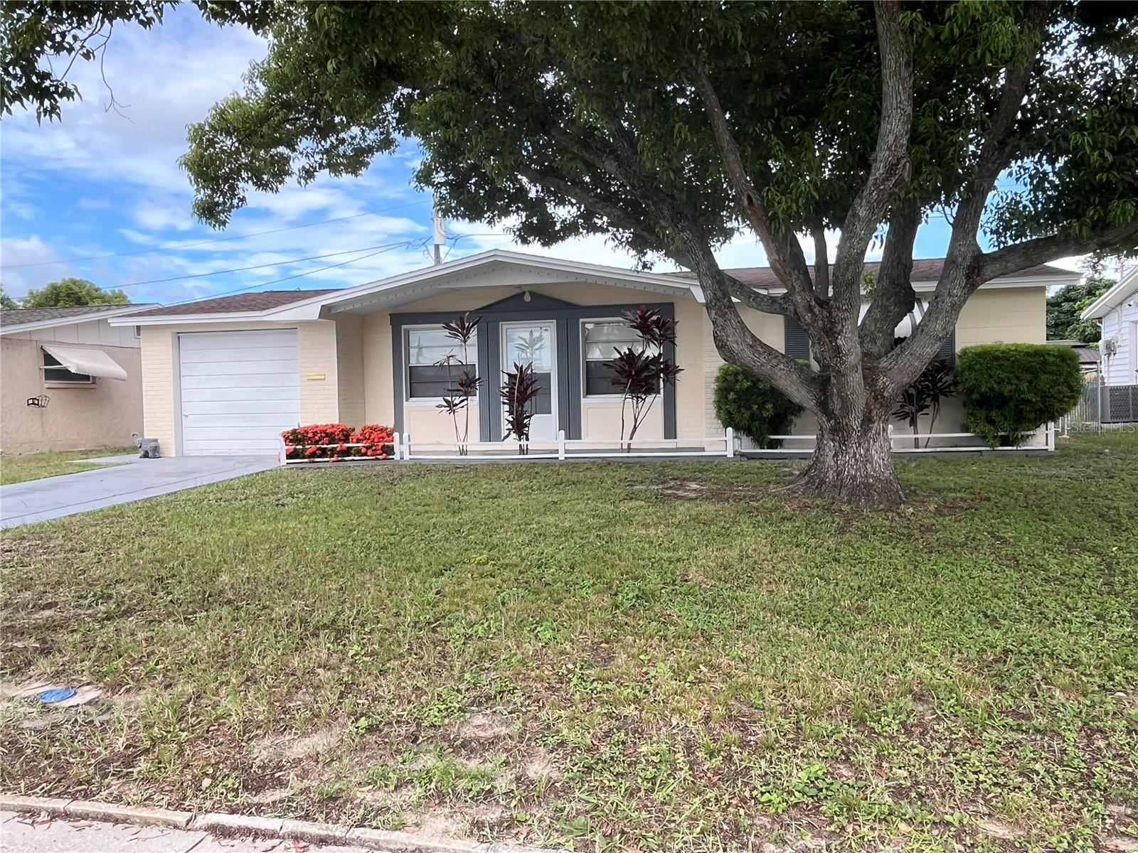 3632 PENSDALE DRIVE, New Port Richey, FL 34652 3632 PENSDALE DRIVE, New Port Richey, FL 34652