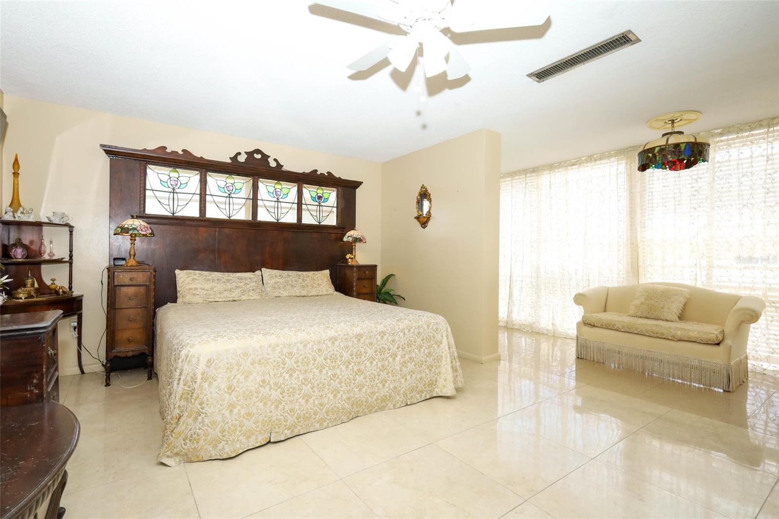 Abundance of natural light