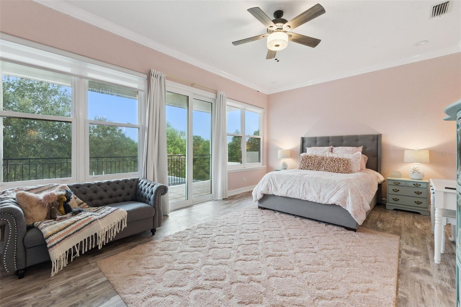 Junior Primary Suite - Second Floor