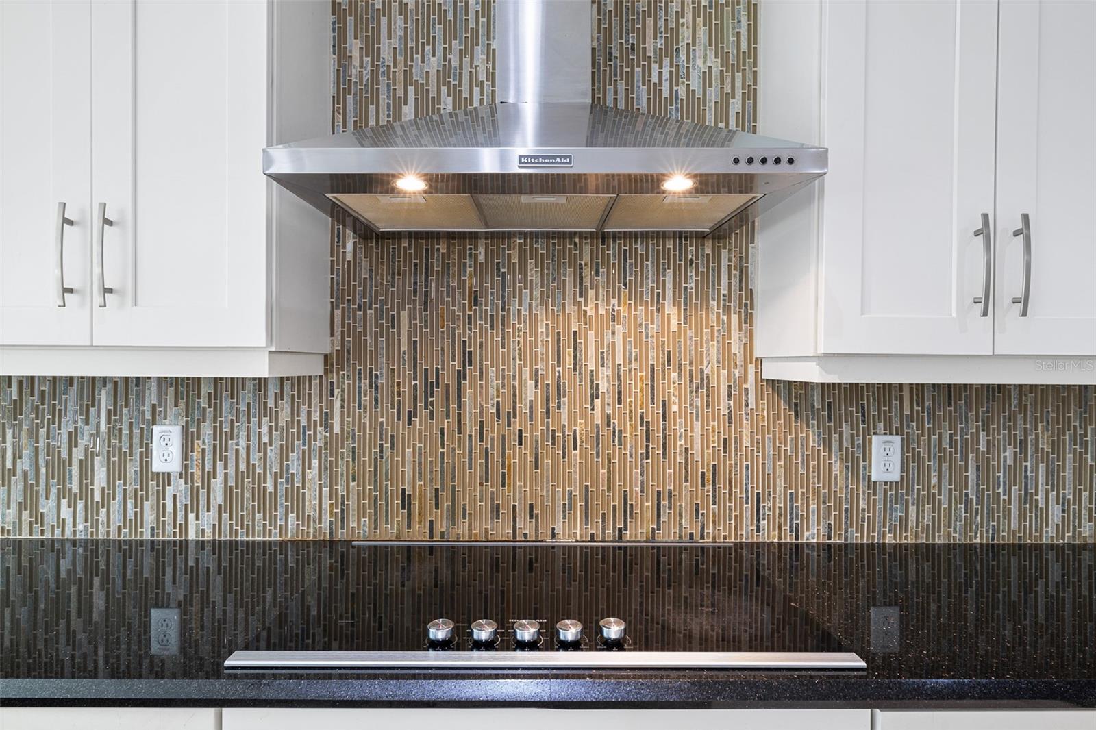 Travertine floor, Granite countertop