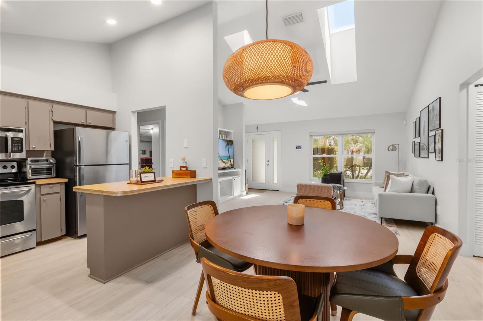 7384 GRAND AVENUE, Winter Park, FL 32792 7384 GRAND AVENUE, Winter Park, FL 32792