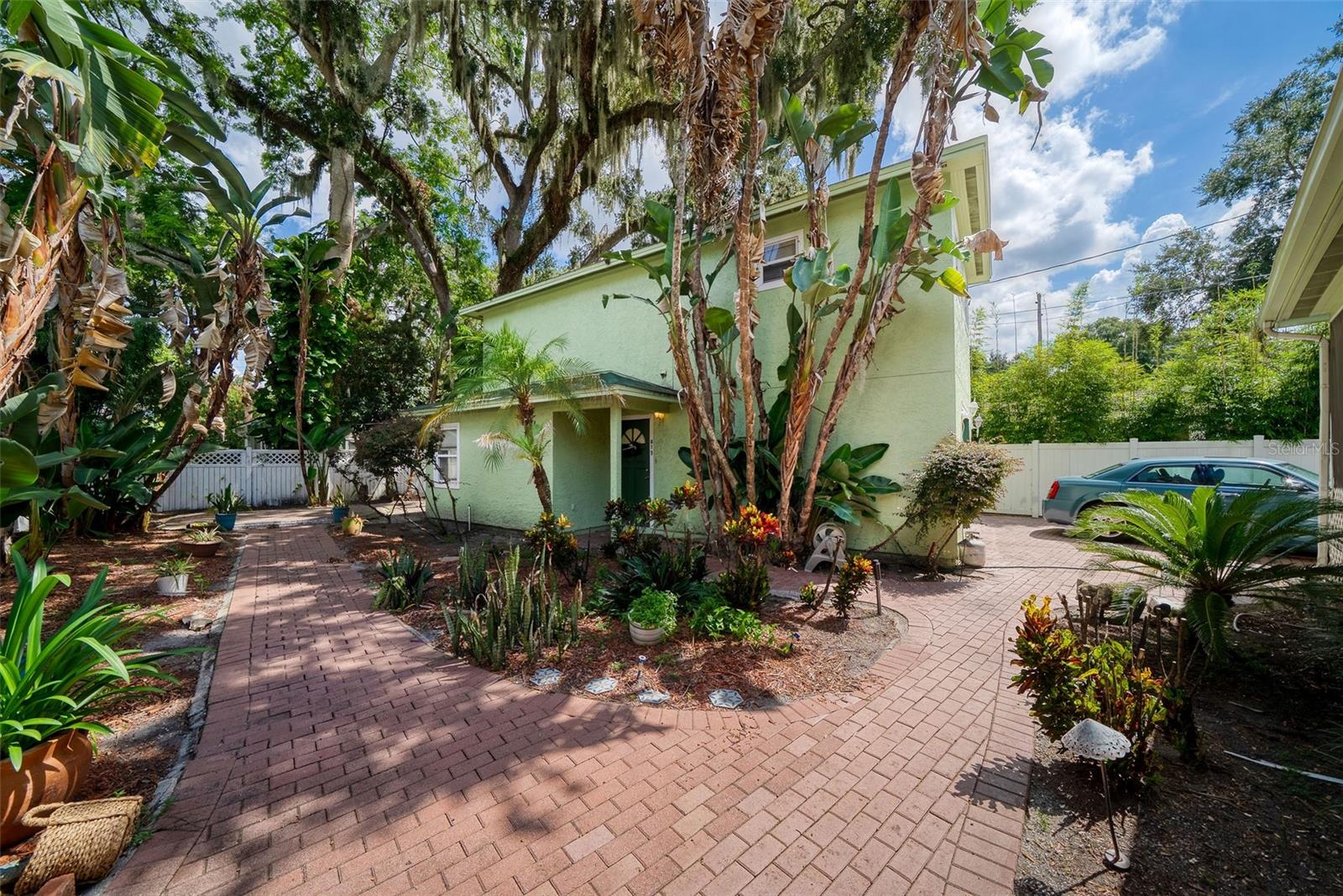 813 GREENWOOD STREET, Orlando, FL 32801