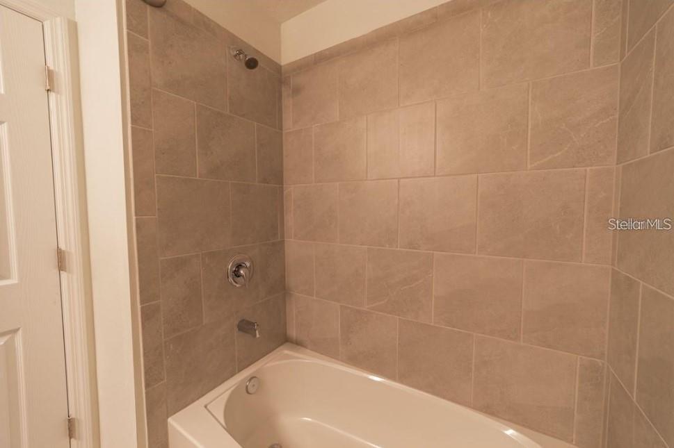 8860 HERENCIA ALLEY, Windermere, FL 34786