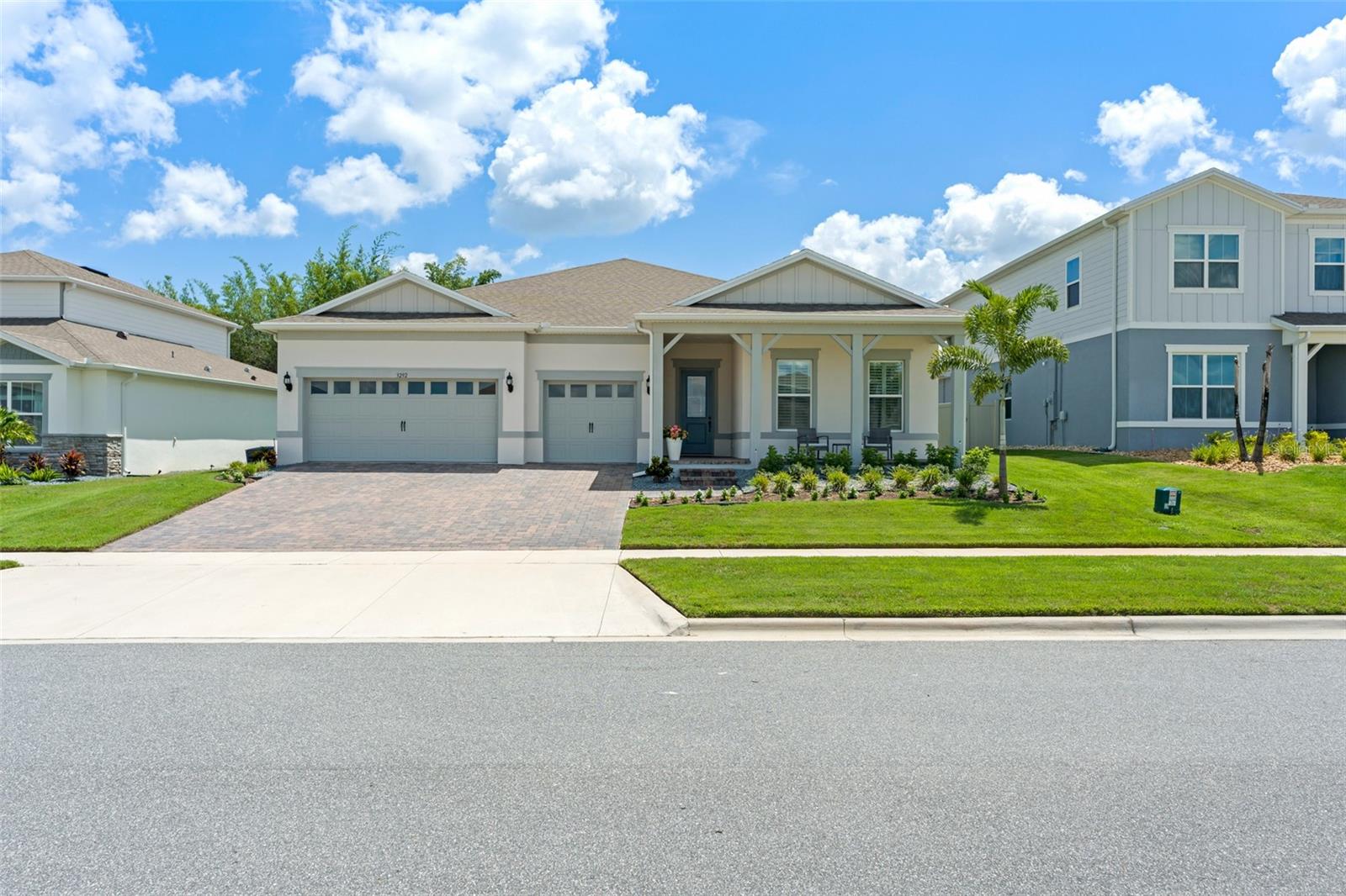The Estates at Lakeview- offers spacious 70' Homesites and a 3 car garage.