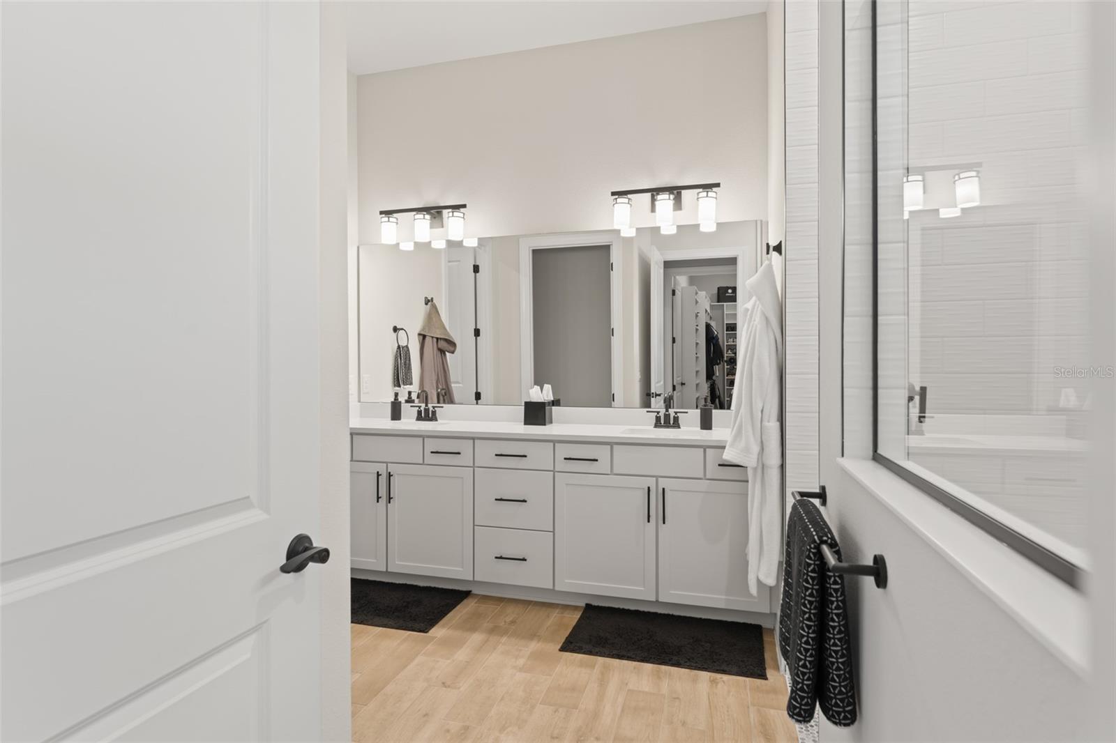 Enter your Spa-like Primary Ensuite!