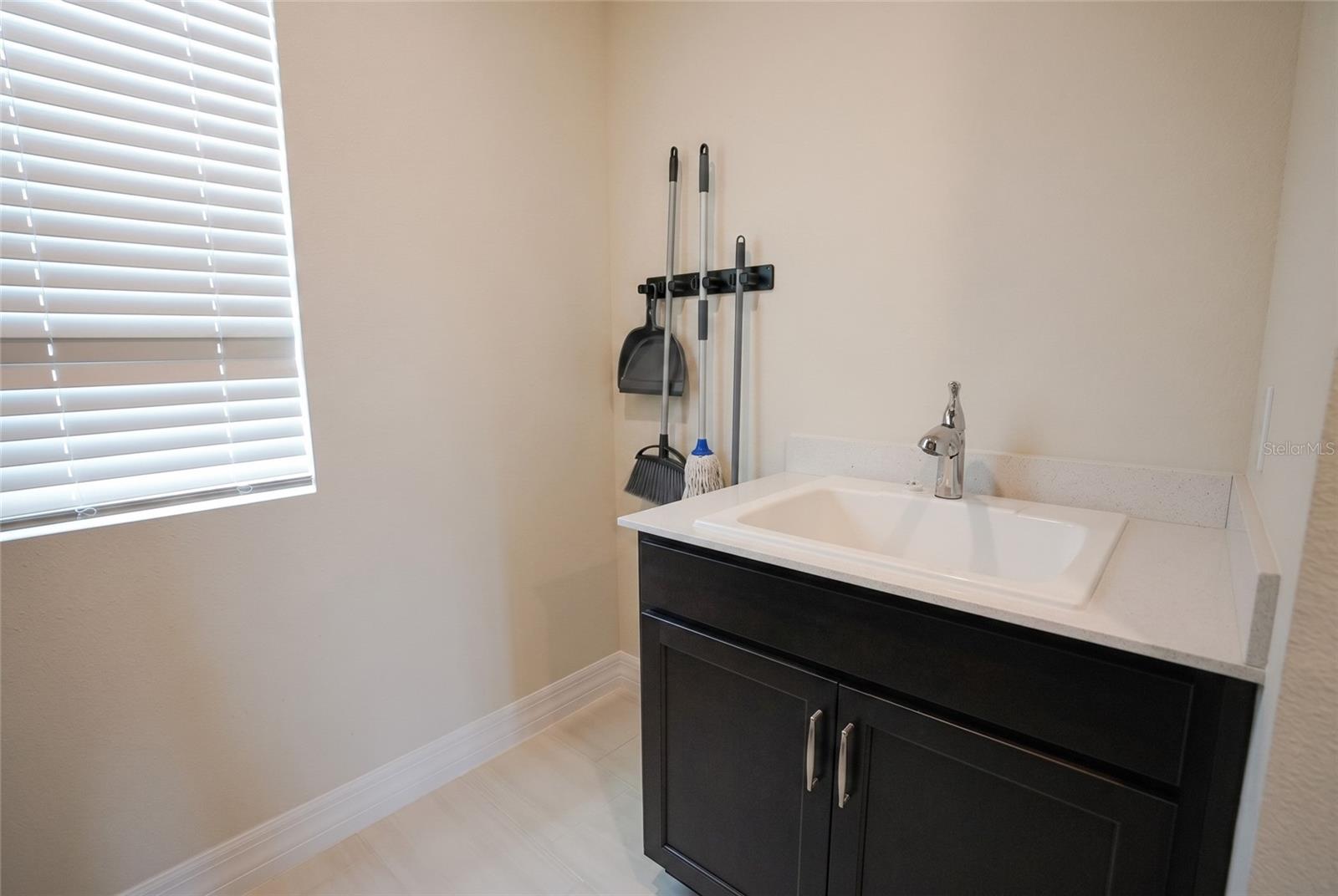 8087 FENTON STREET, Orlando, FL 32836