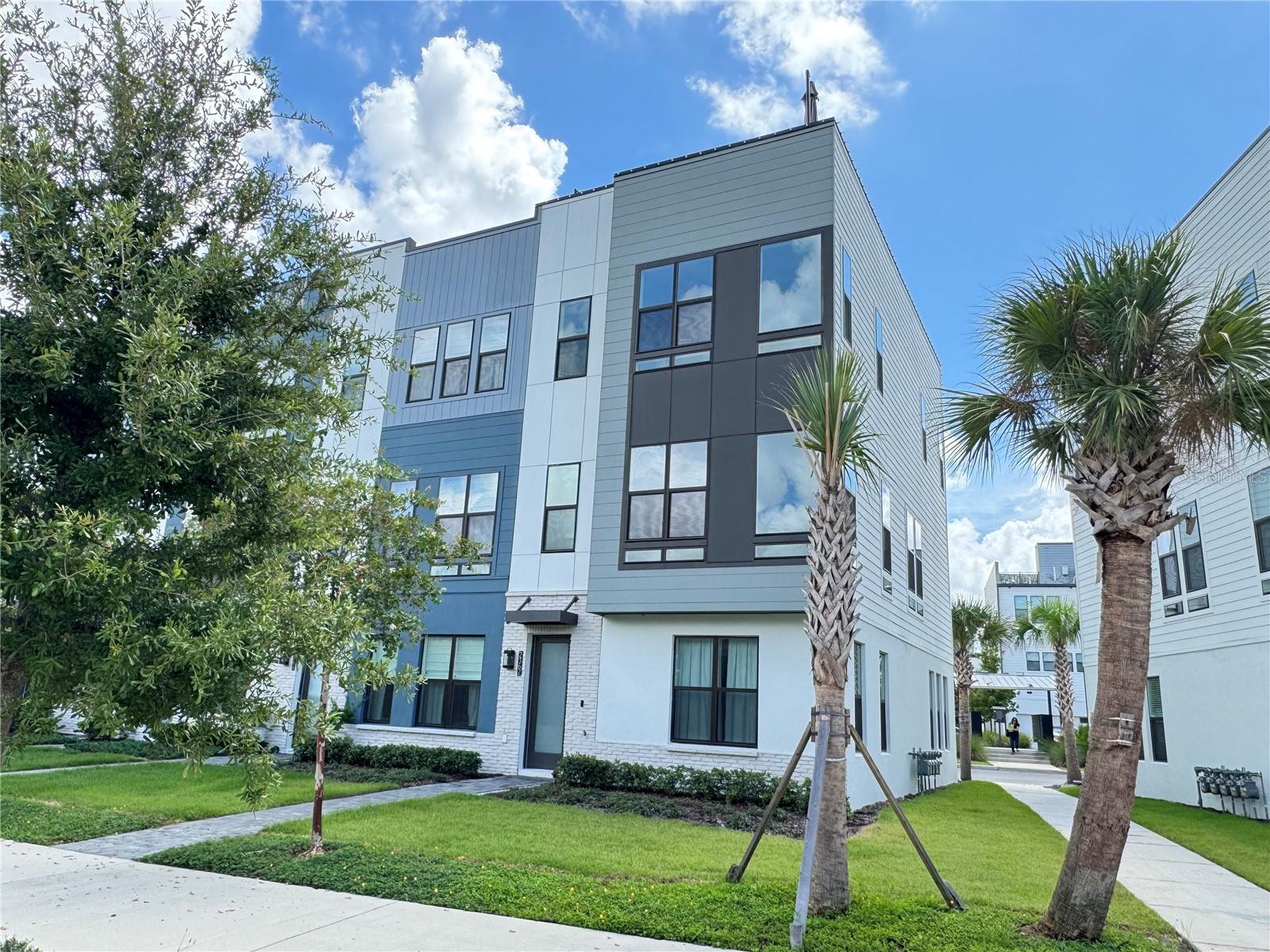 2362 ADDALIA ALLEY, Orlando, FL 32804