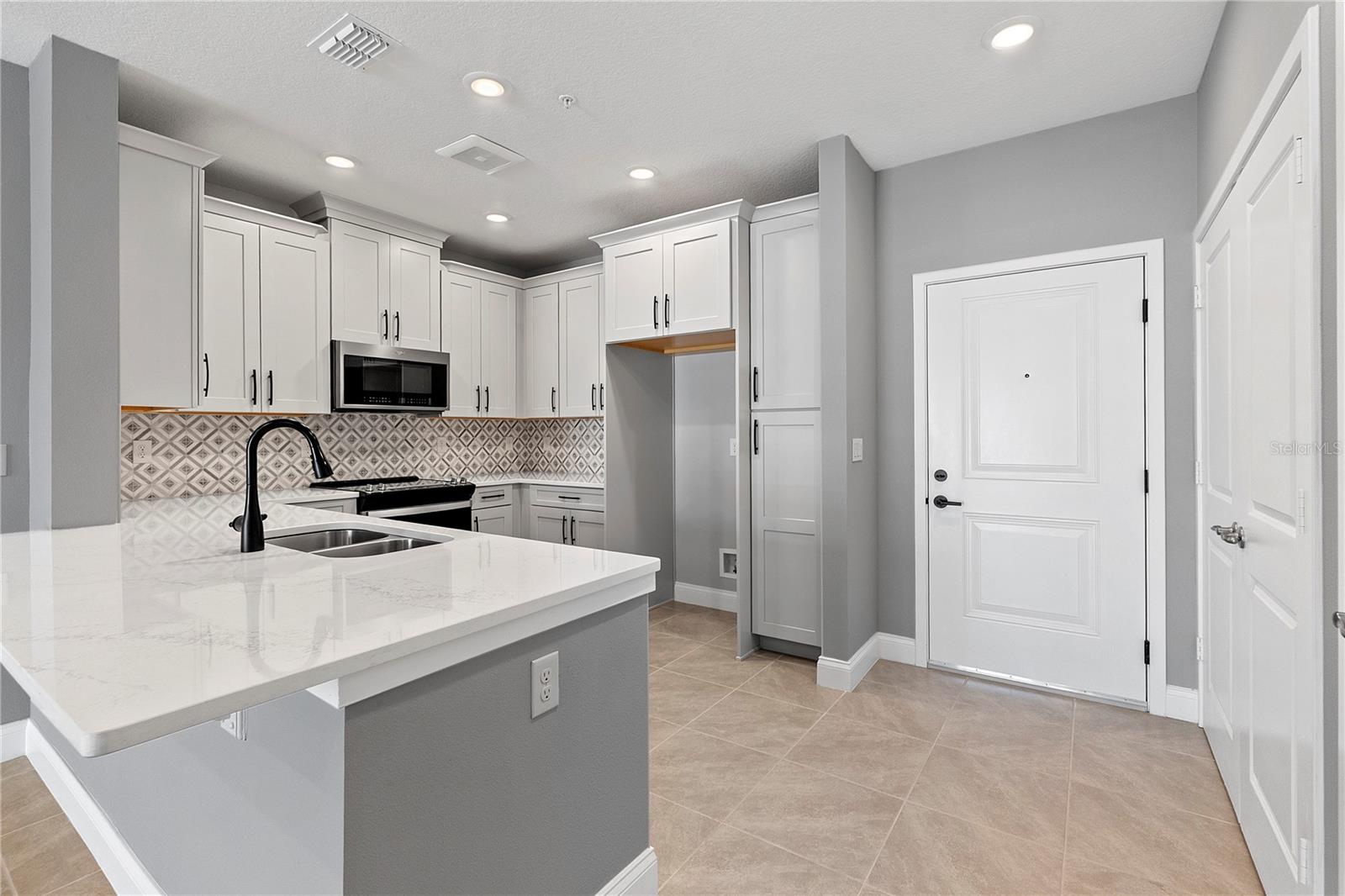 7557 LAUREATE BOULEVARD, #6401, Orlando, FL 32827