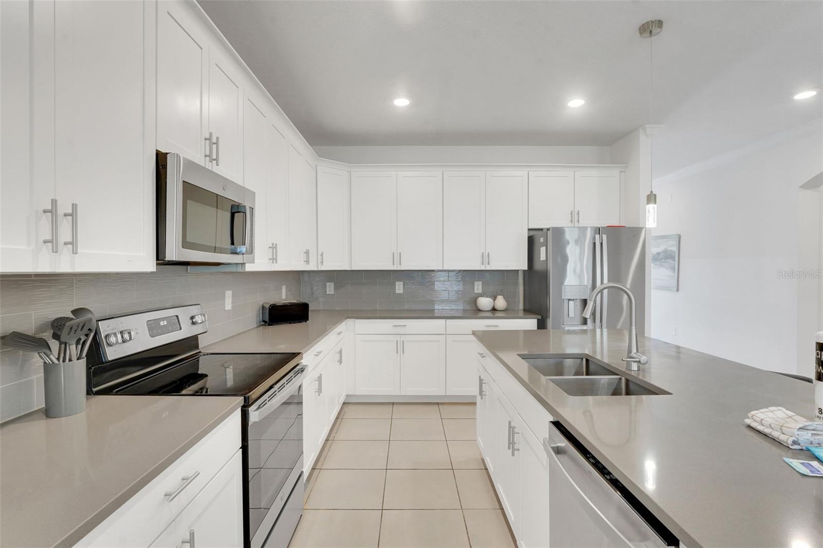 8968 TAKEAWAY WAY, Davenport, FL 33896