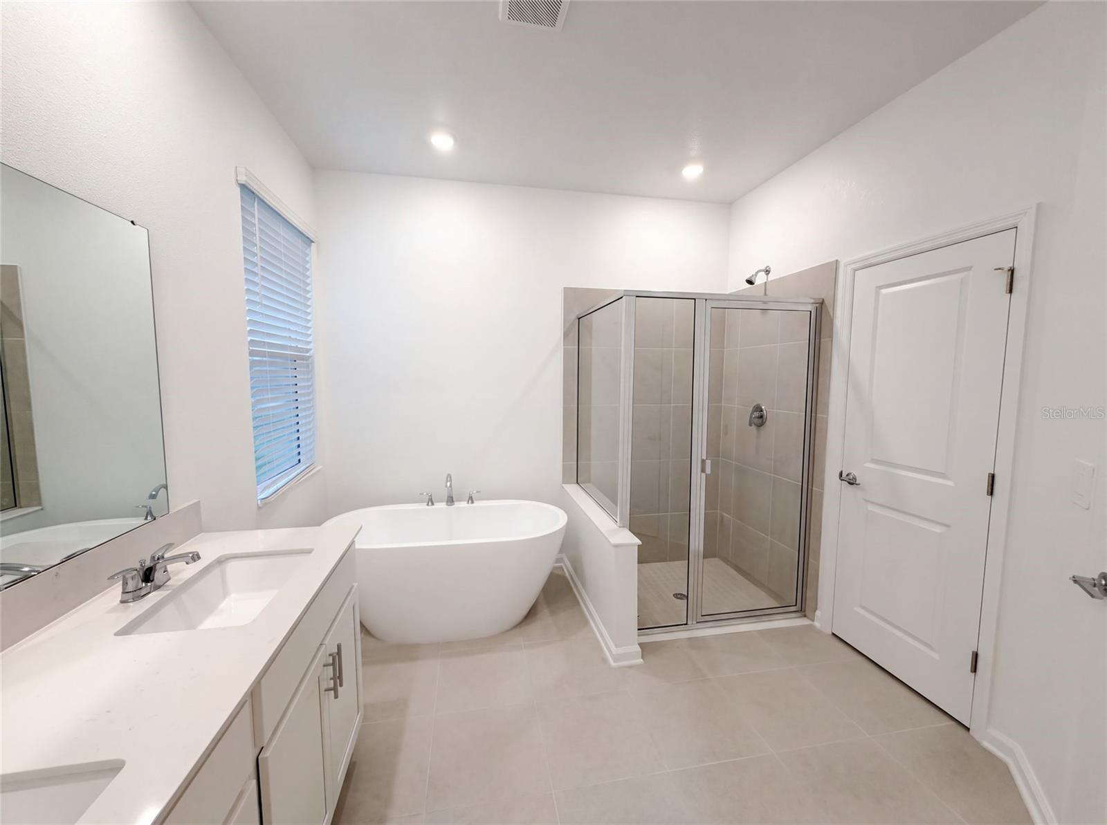 669 TUNDRA LOOP, Groveland, FL 34736