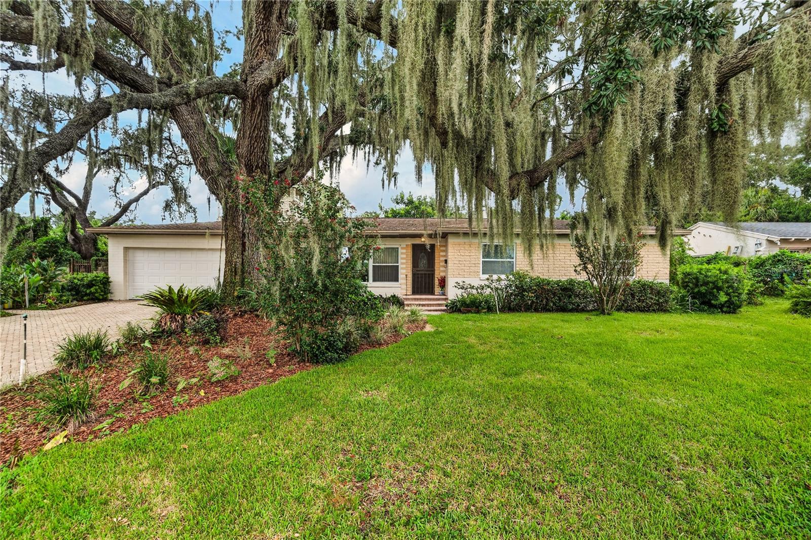 Welcome to 1205 Dorchester Street! Welcome to 1205 Dorchester Street!