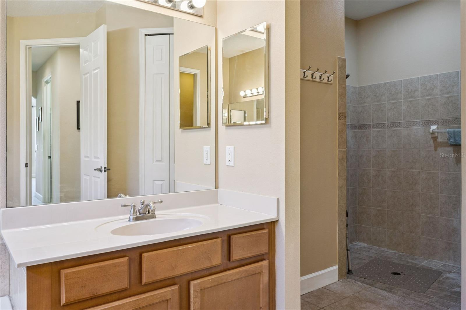 2040 HAWKS LANDING DRIVE, Orlando, FL 32820