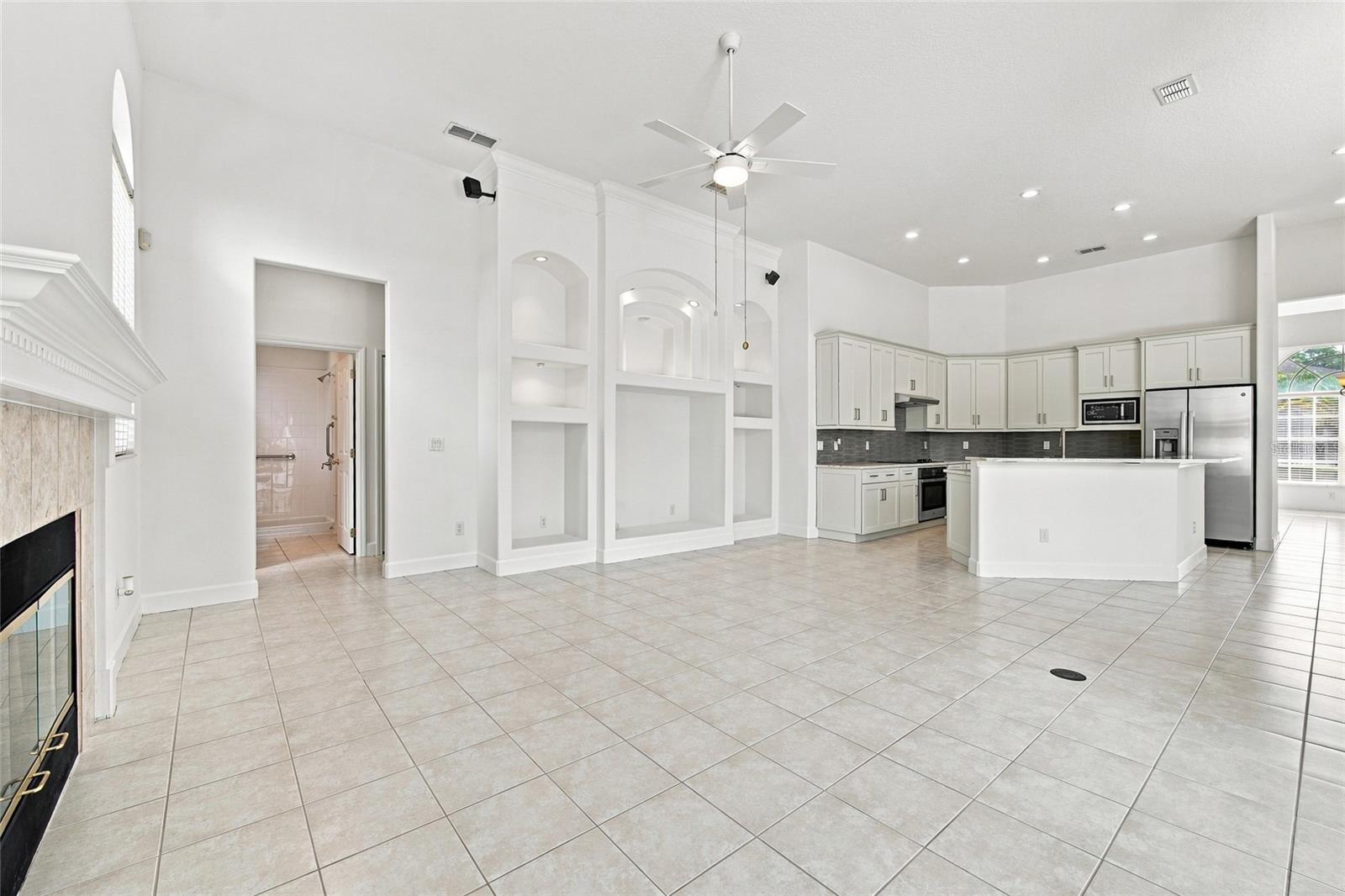 Kitchen/Family Room Kitchen/Family Room