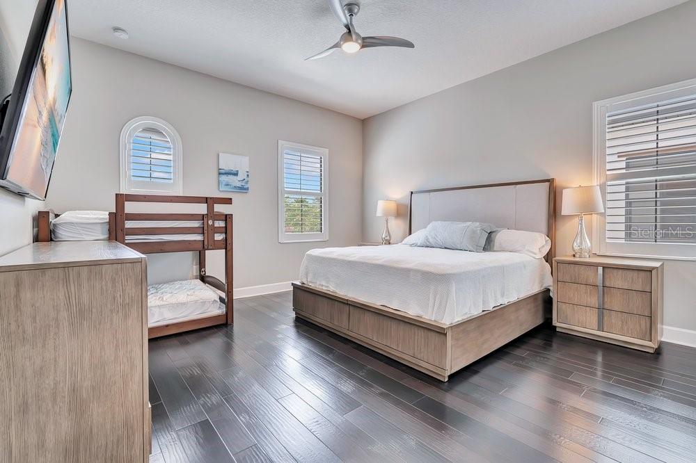 Bedroom suite #2