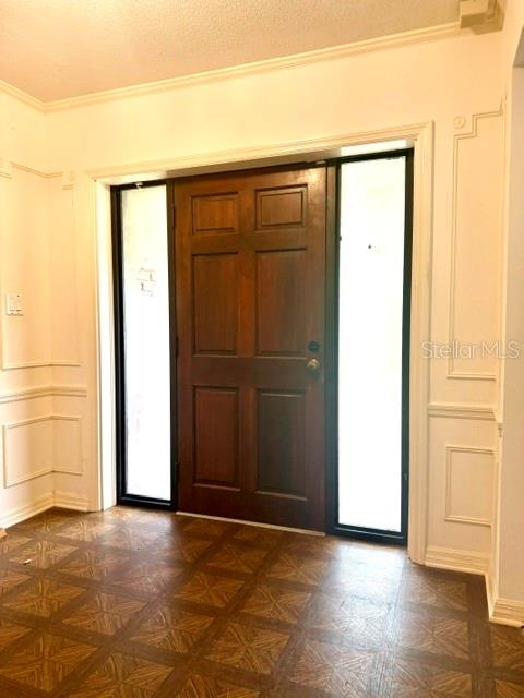 FOYER FOYER