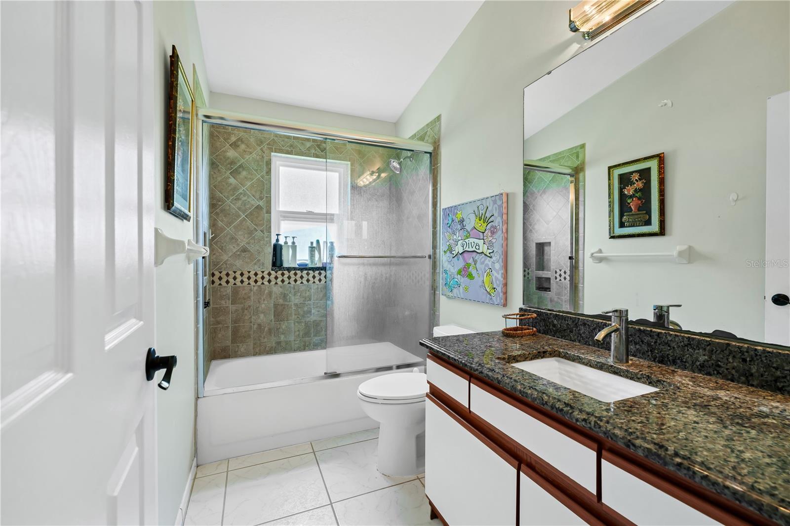 2nd bathroom