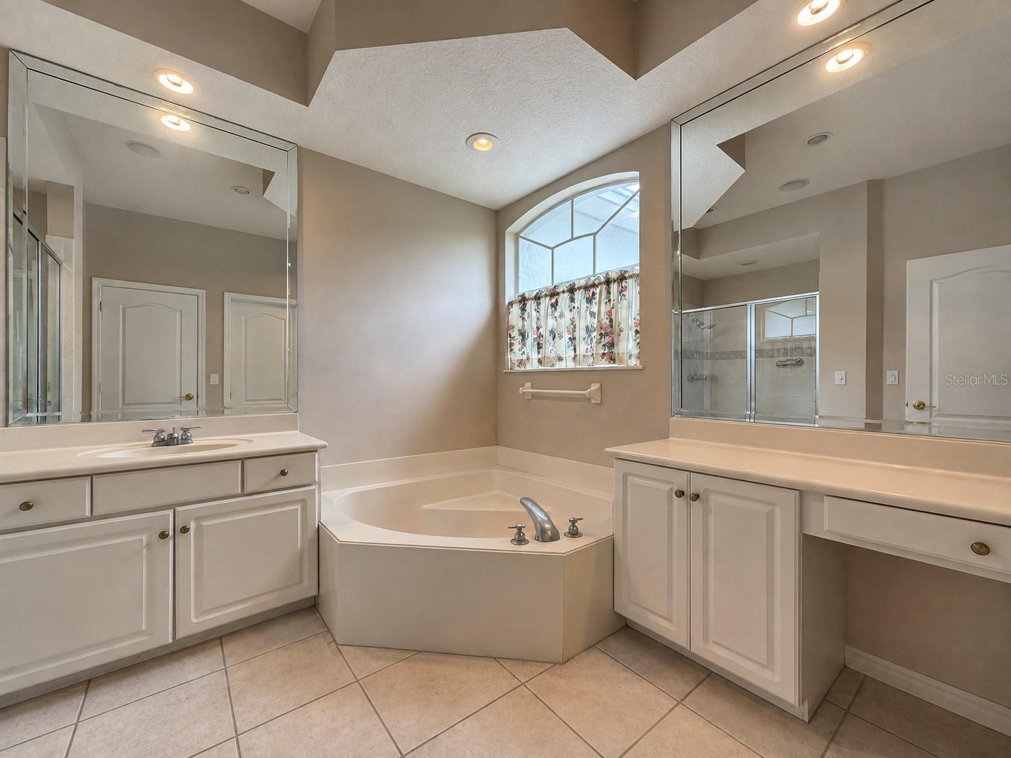 3637 DEVEREAUX COURT, Orlando, FL 32837