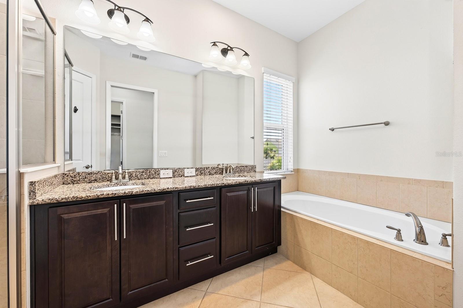 Primary en-suite bath.