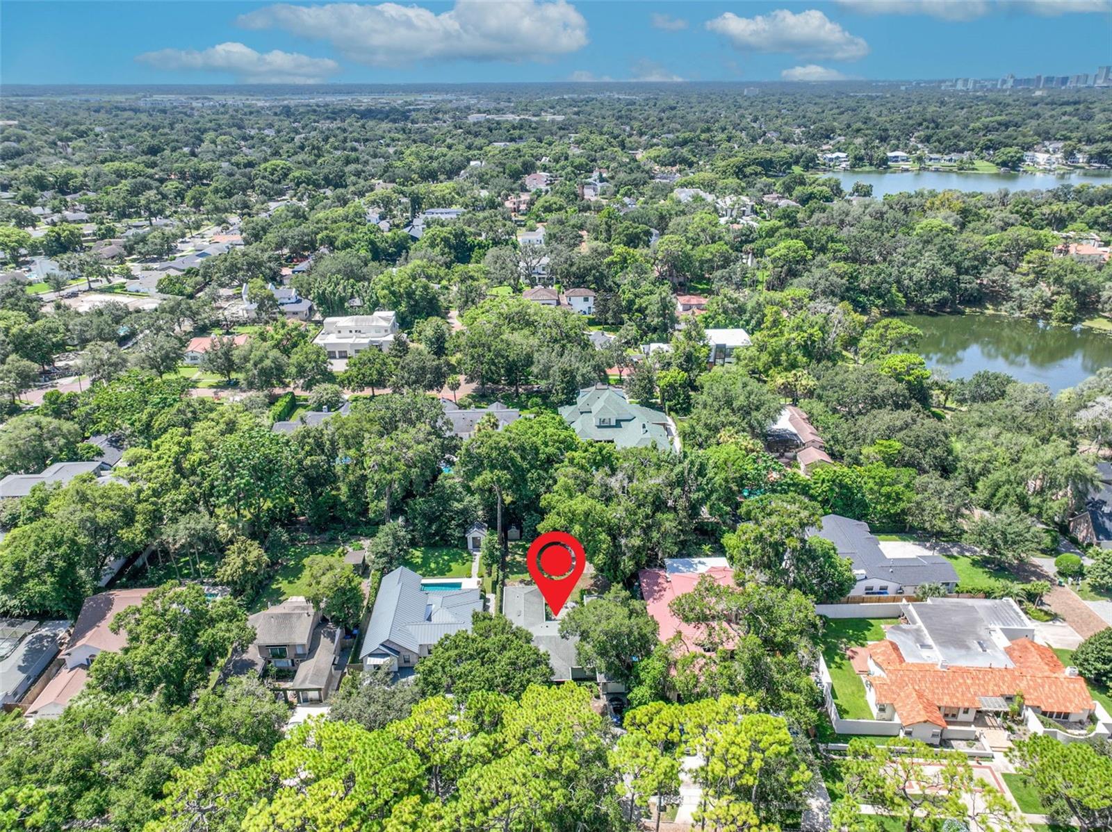 Nestled between downtown Orlando, Orlando Health, Advent Health, the Dr. Phillips Center for the Performing Arts and all of the vibrant restaurants and shops located on Corrine Drive and Park Avenue