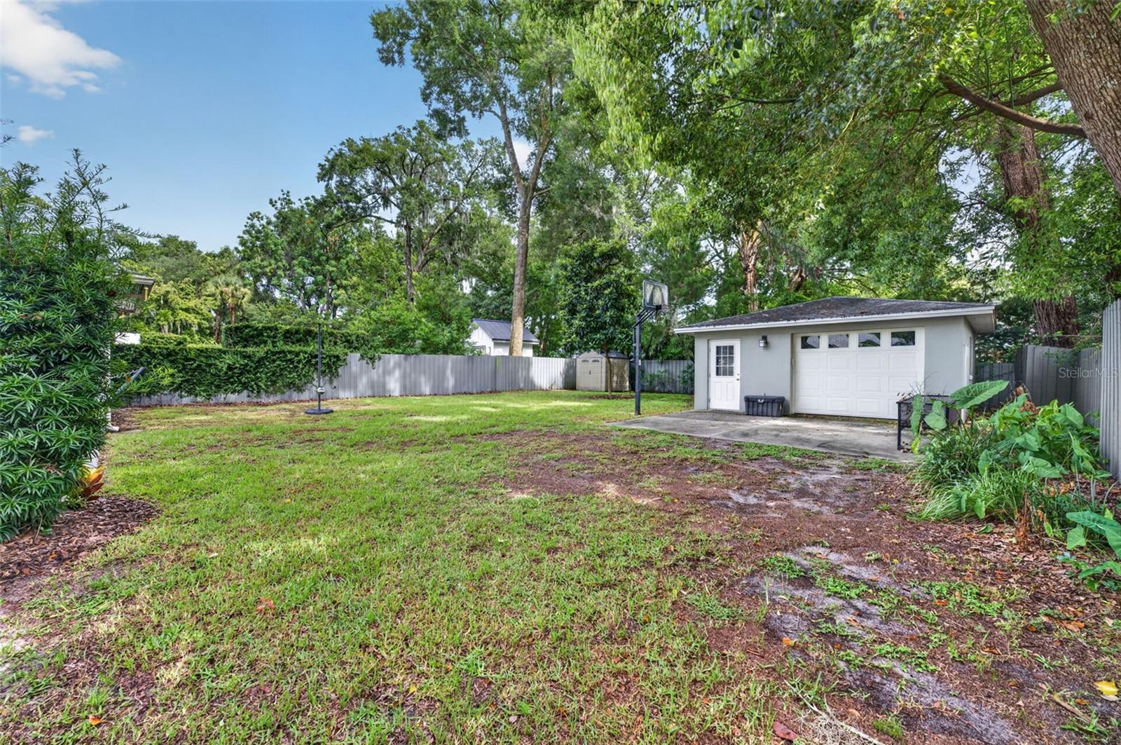 Beautiful Majestic Oak Trees surround the property but would not interfere with building.