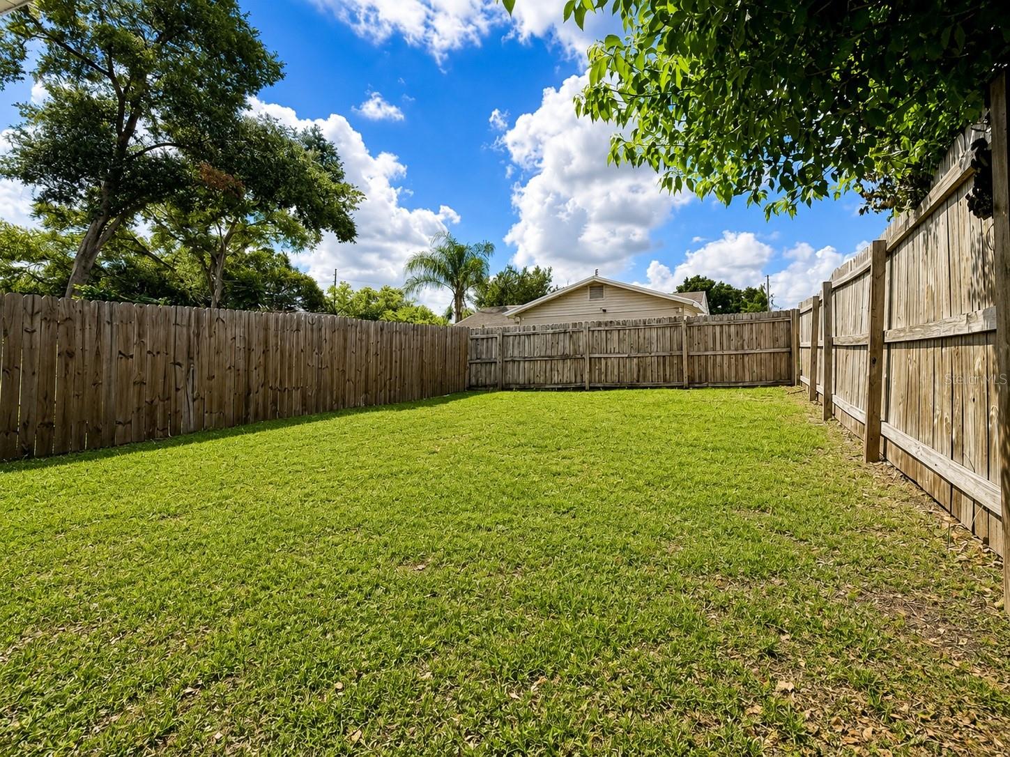 Private, fully fenced, Mother-In-Law suite backyard
