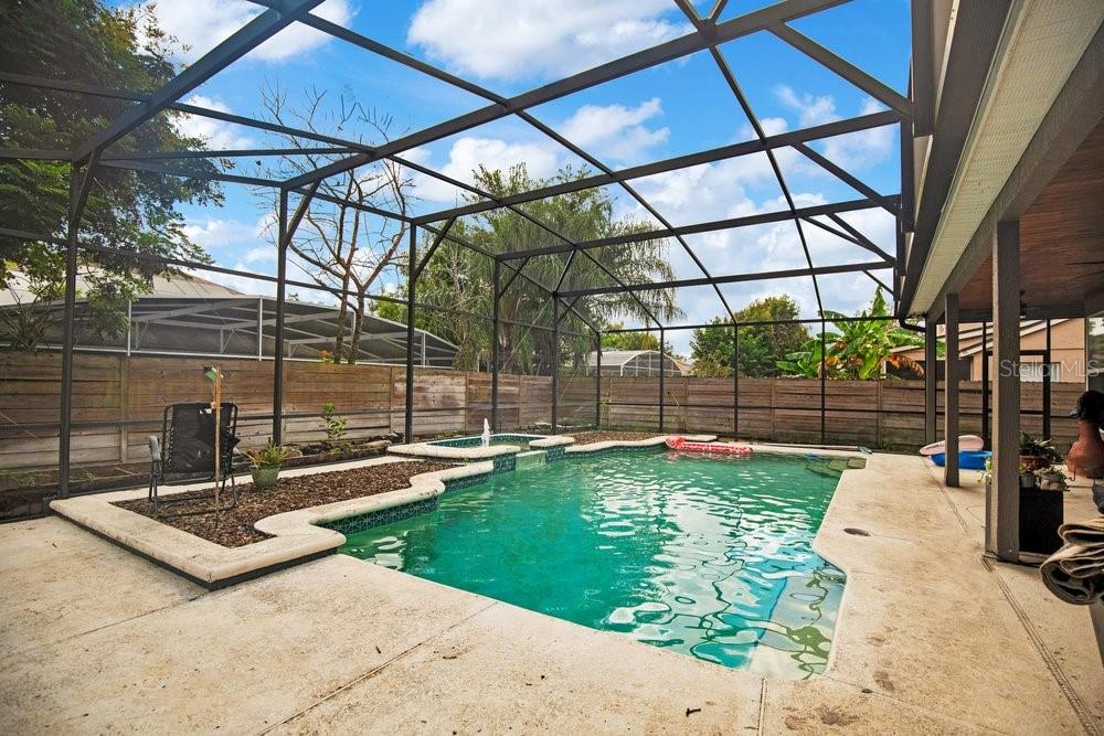 Enclosed Pool and Patio