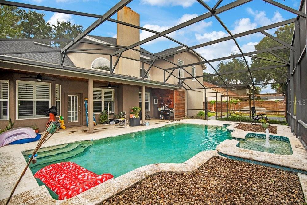 Enclosed Pool and Patio