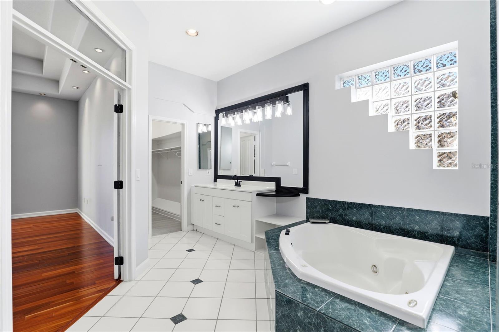 8034 LANDGROVE COURT, Orlando, FL 32819