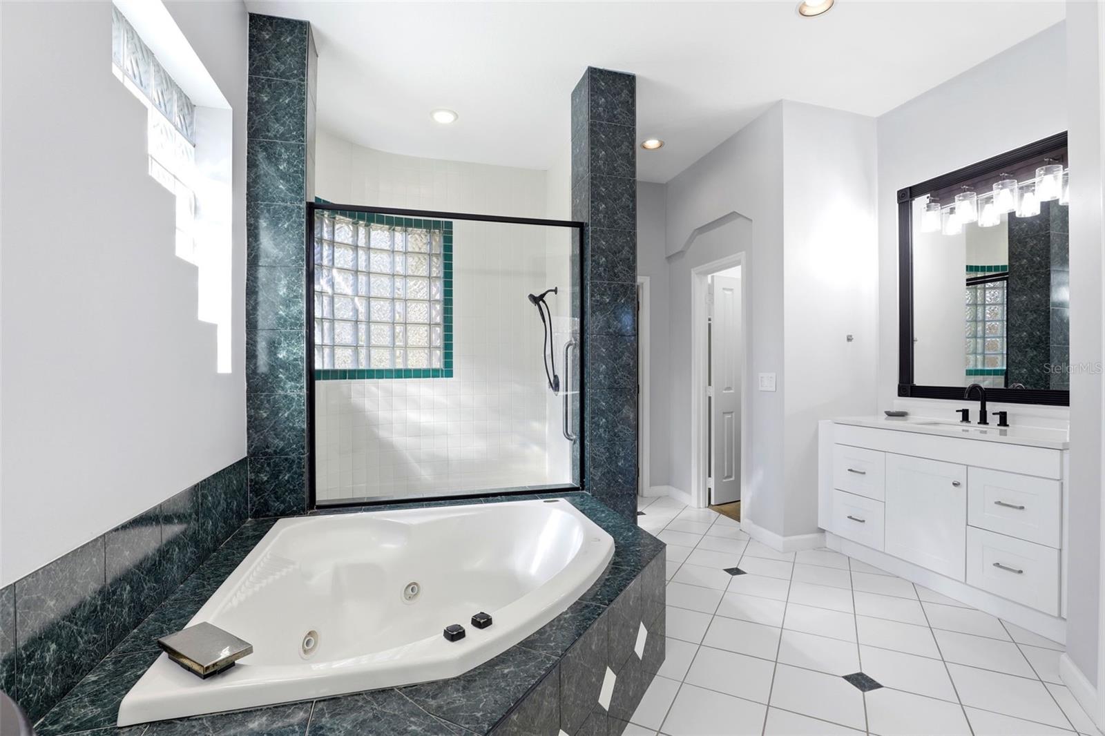 8034 LANDGROVE COURT, Orlando, FL 32819