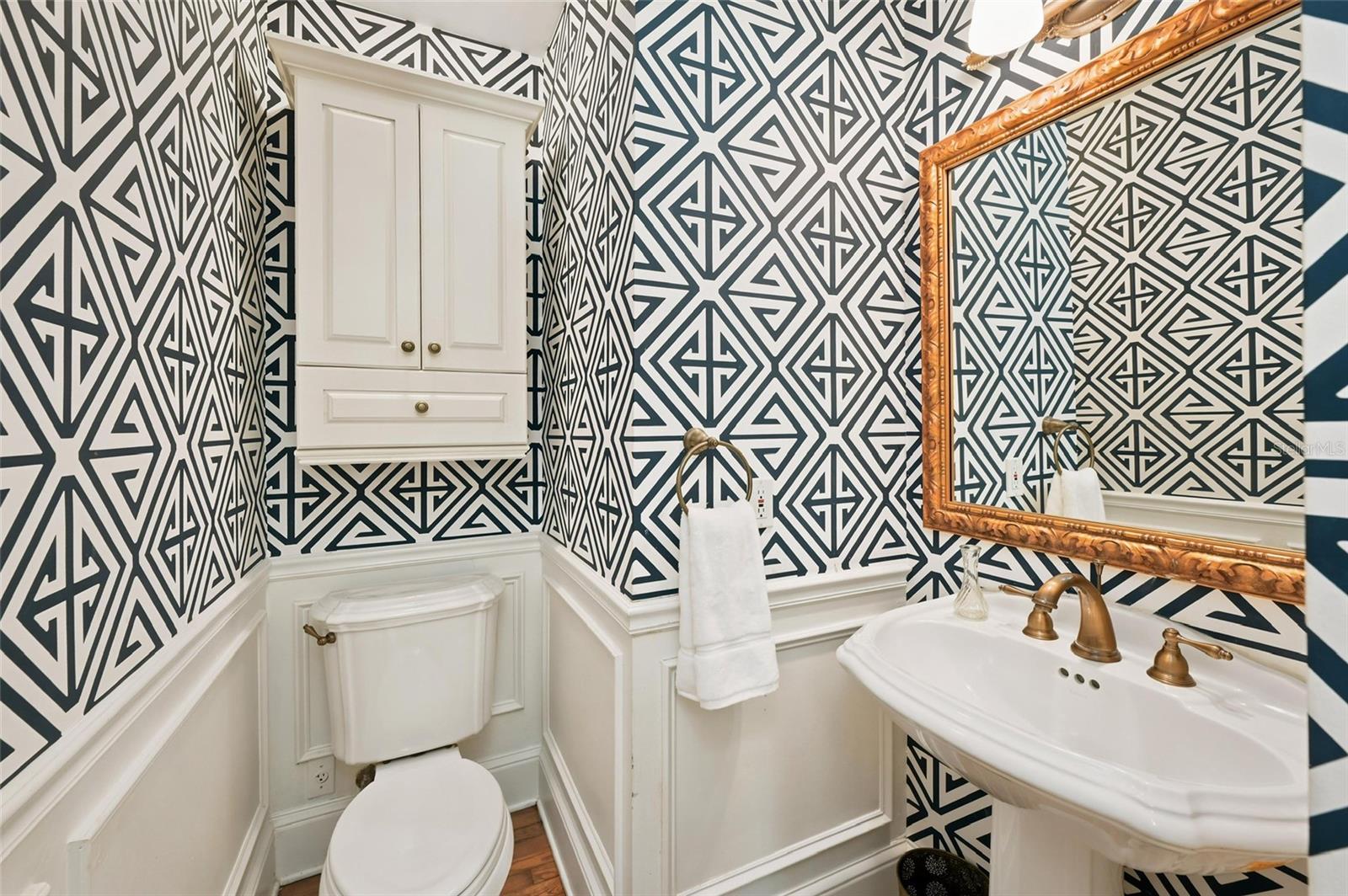 Stylish Additional Powder Bath